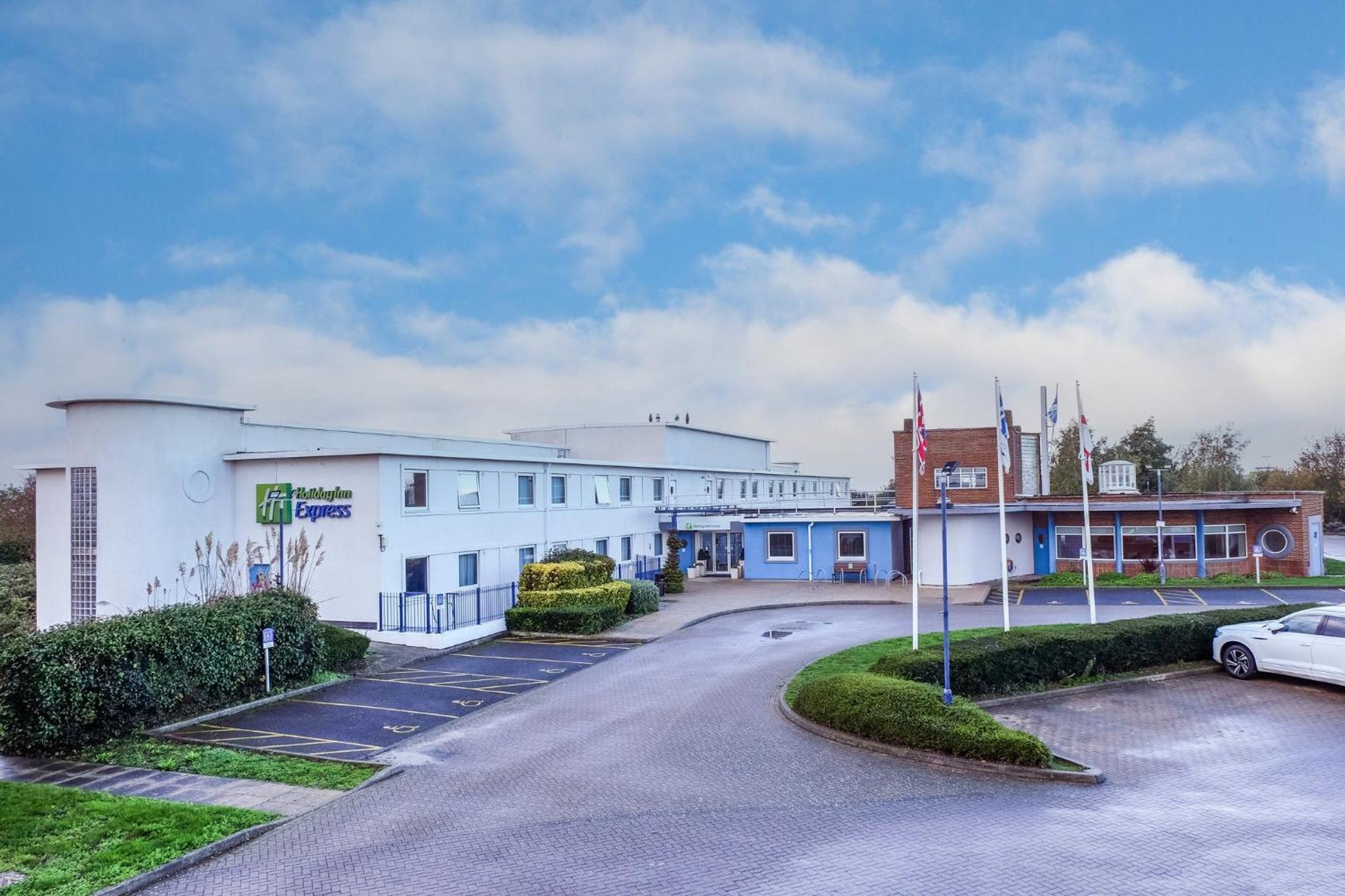 Holiday Inn Express Ramsgate - Minster By Ihg Exterior photo