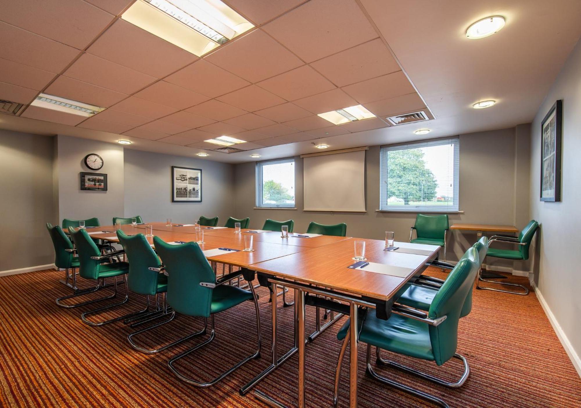 Holiday Inn Express Ramsgate - Minster By Ihg Exterior photo