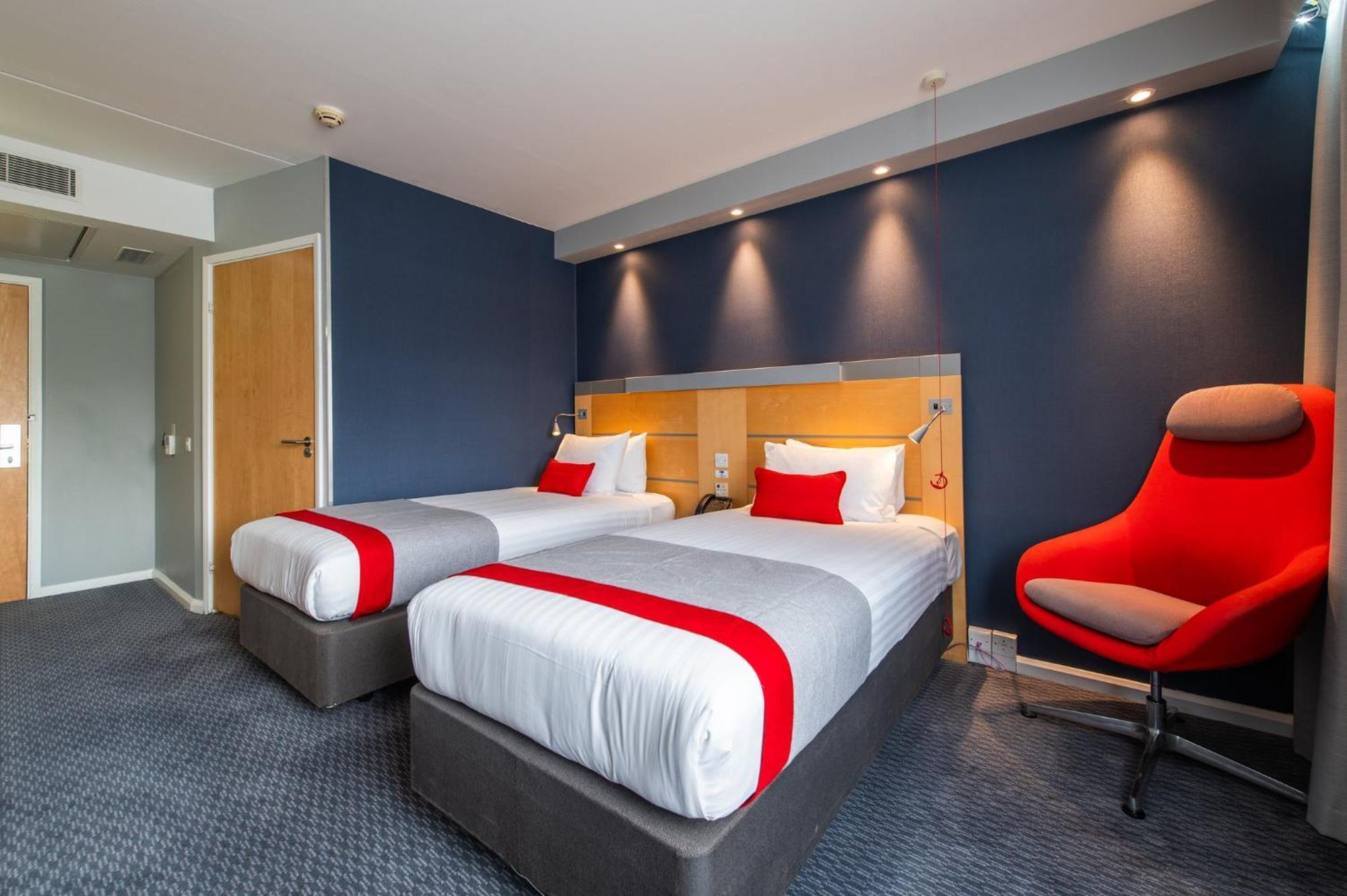 Holiday Inn Express Ramsgate - Minster By Ihg Exterior photo