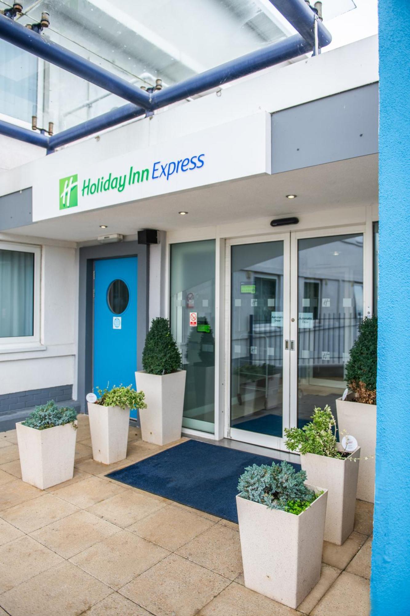 Holiday Inn Express Ramsgate - Minster By Ihg Exterior photo