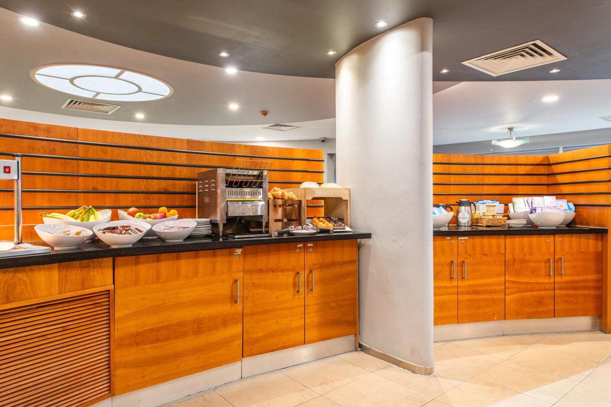 Holiday Inn Express Ramsgate - Minster By Ihg Exterior photo